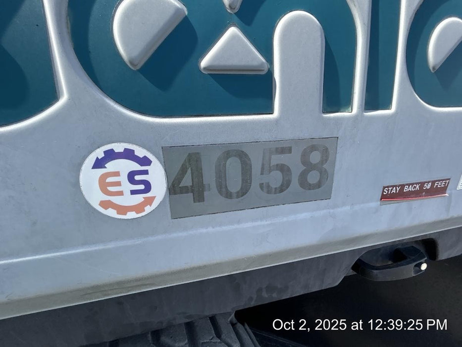 2017 GENIE SX-135 XC