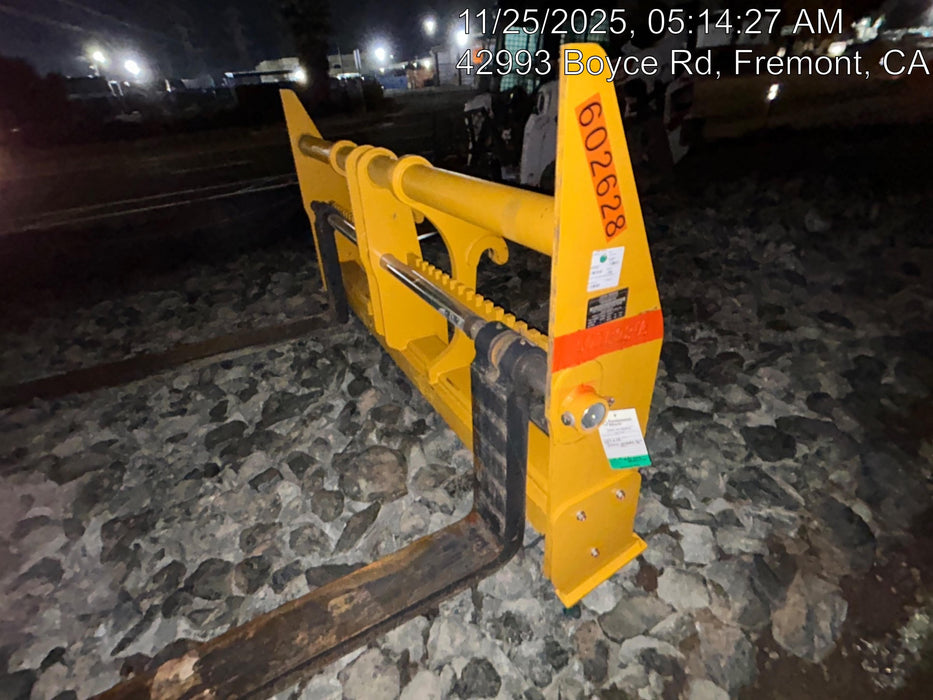 2025 JOHN DEERE 96" Loader Fork Carriage - John Deere