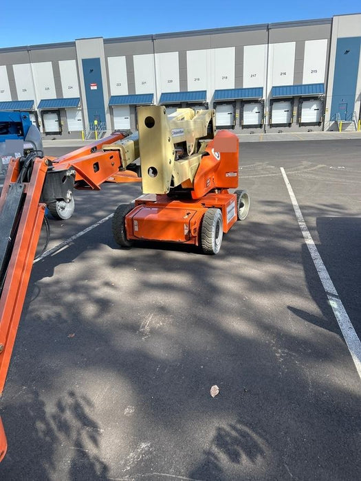 2019 JLG E400AJPN