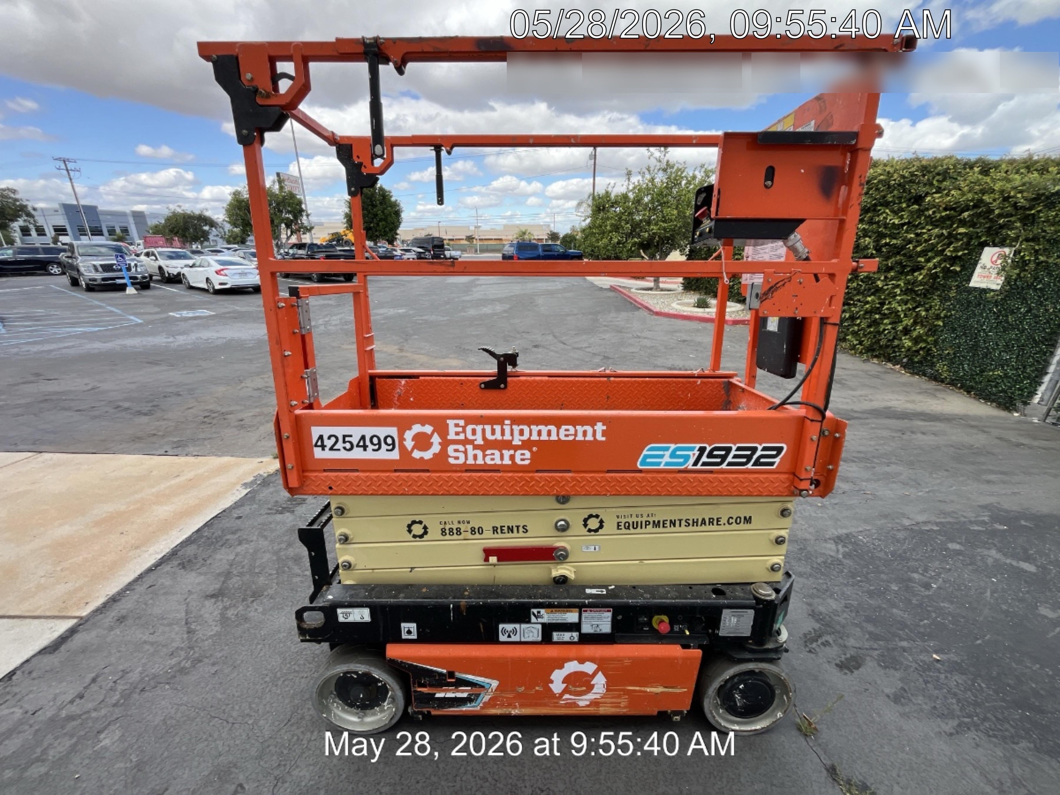 2024 JLG ES1932