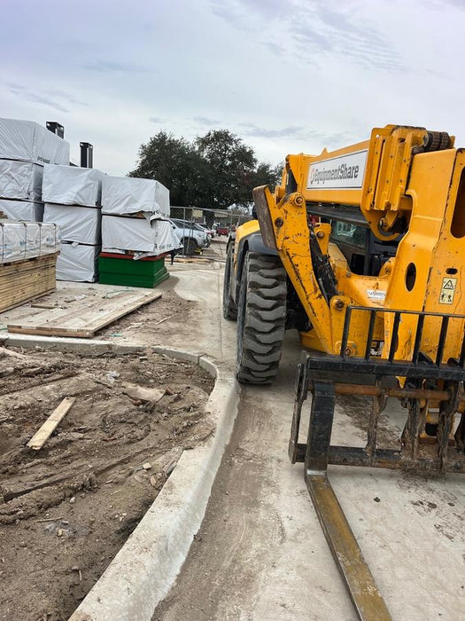 2019 JCB 510-56 Open ROPS, 74 HP, Solid Tires, Worklights, Beacon, Aux Hydraulics, Lifting Eye 60" Carriage/60" Forks