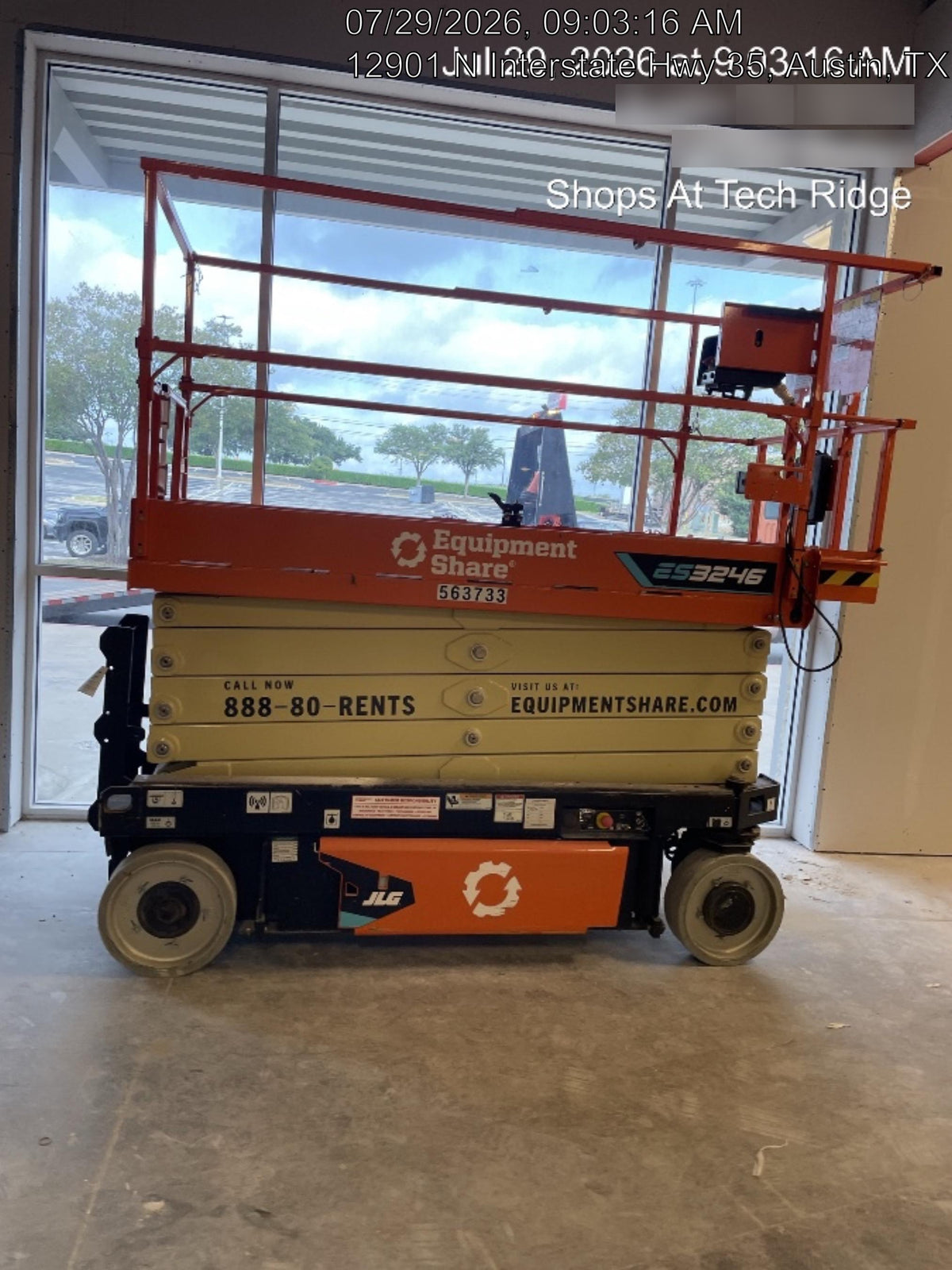 2025 JLG ES3246