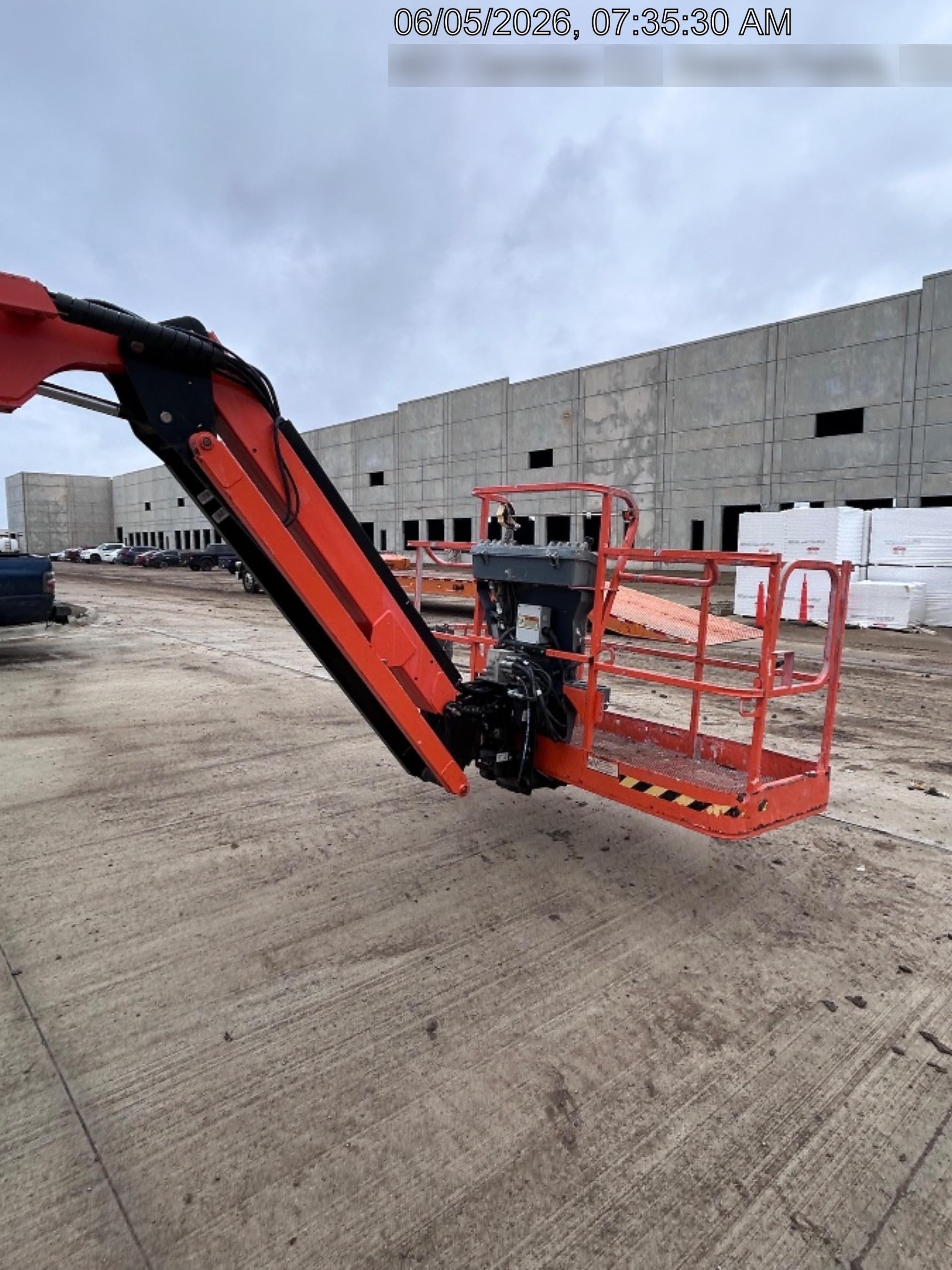 2022 JLG 660SJ