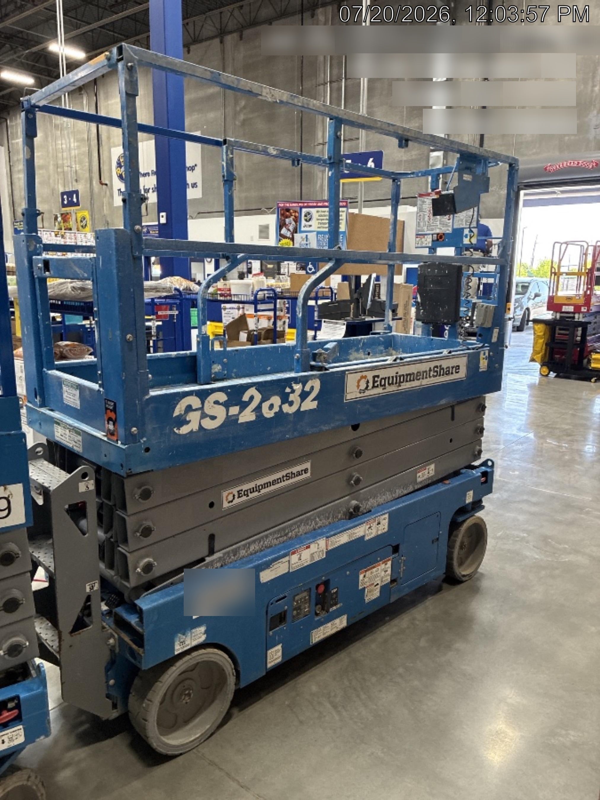 2020 Genie GS-2632 Solid NM Tires, Folding Rails with half-height swing gate, Beacon