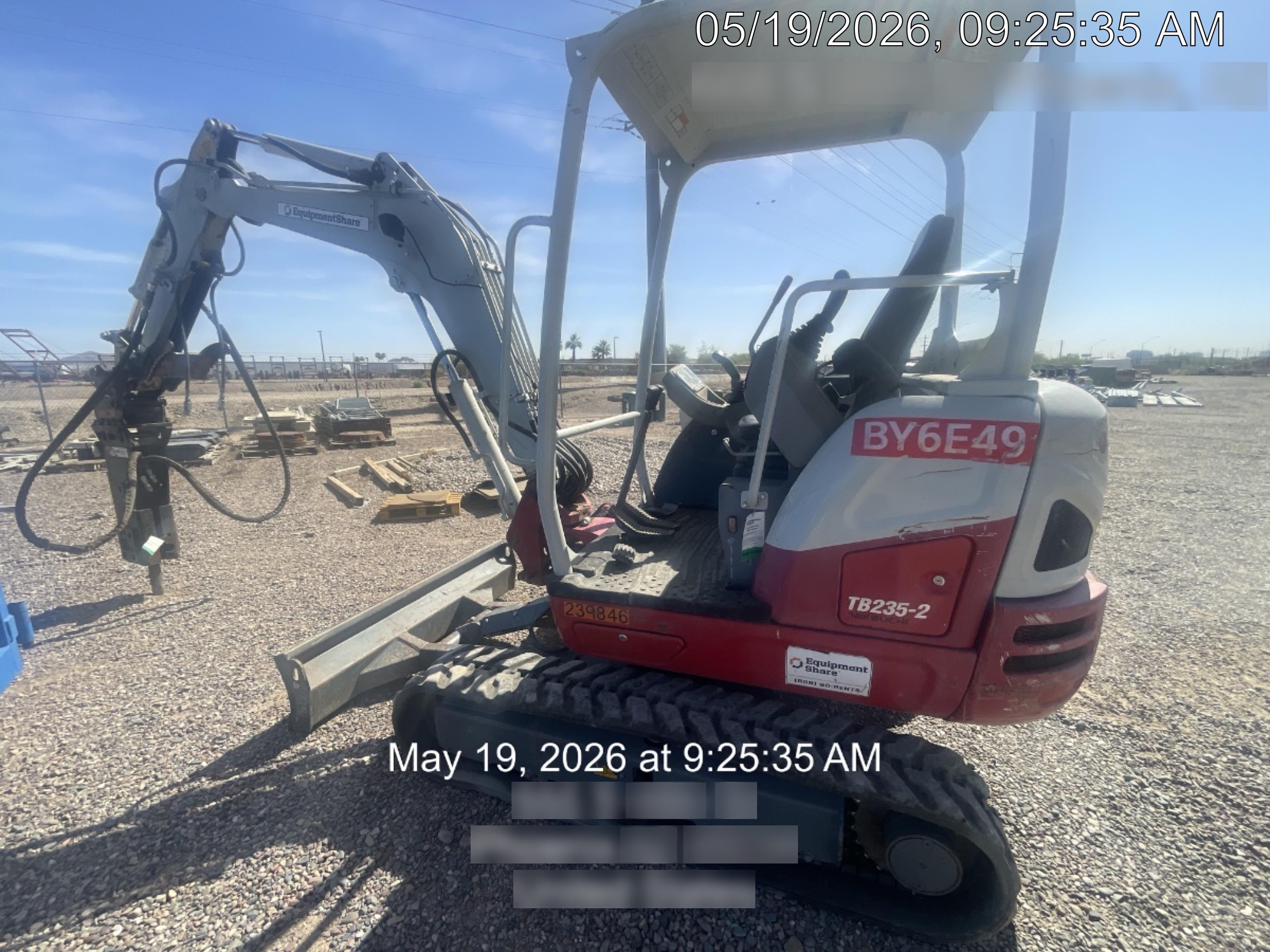 2022 TAKEUCHI TB235-2R
