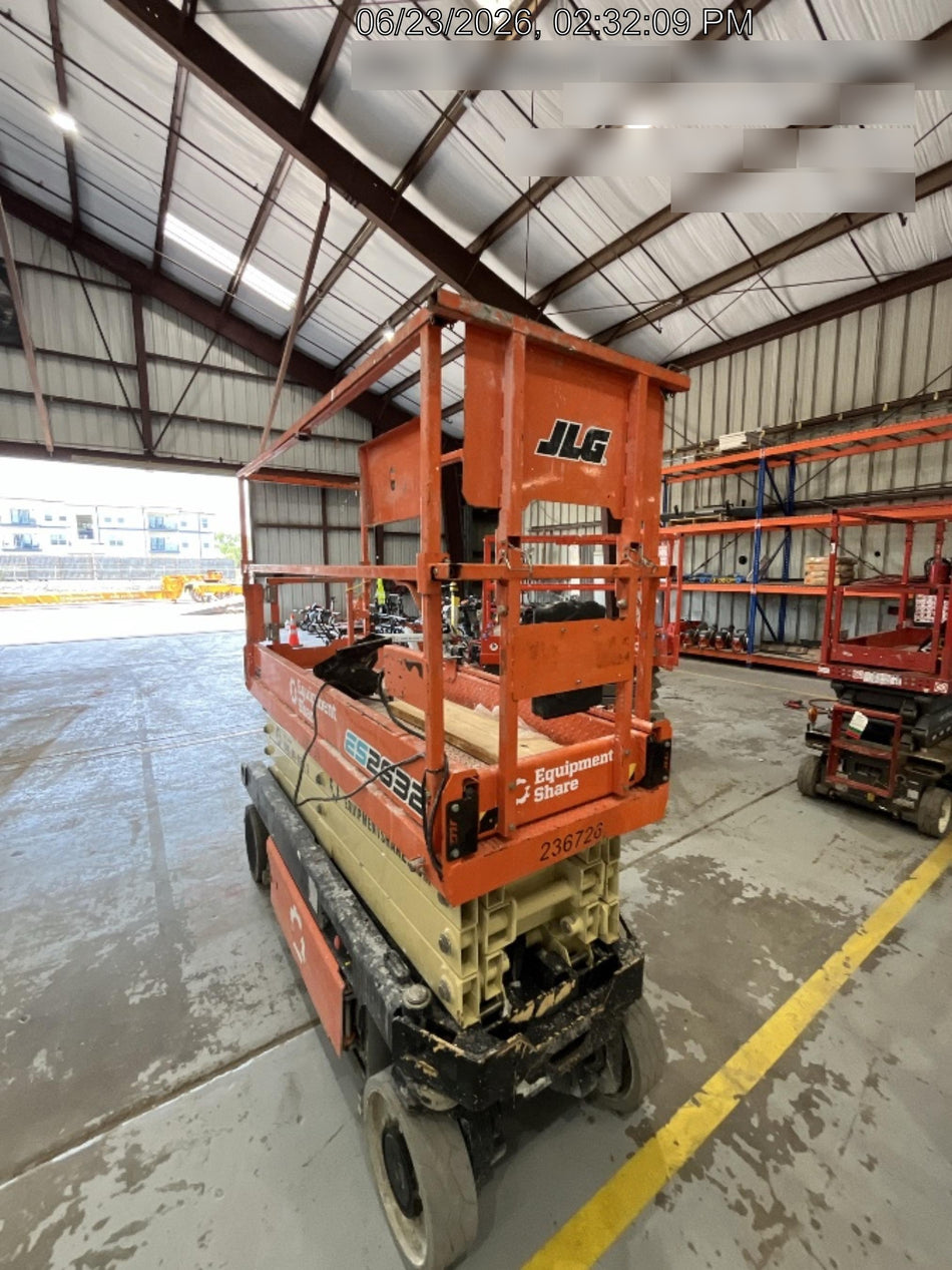 2022 JLG ES2632