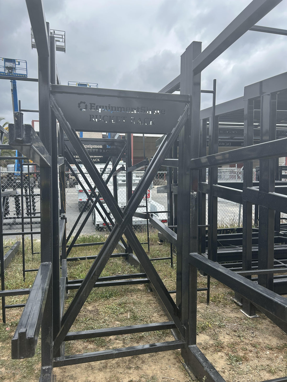 2025 FLUID POWER SUPPORT Four Bucket Rack