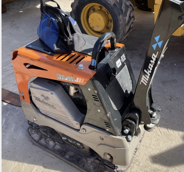 2023 Multiquip MV308GH Honda GX270, 18" Plate, Tachometer