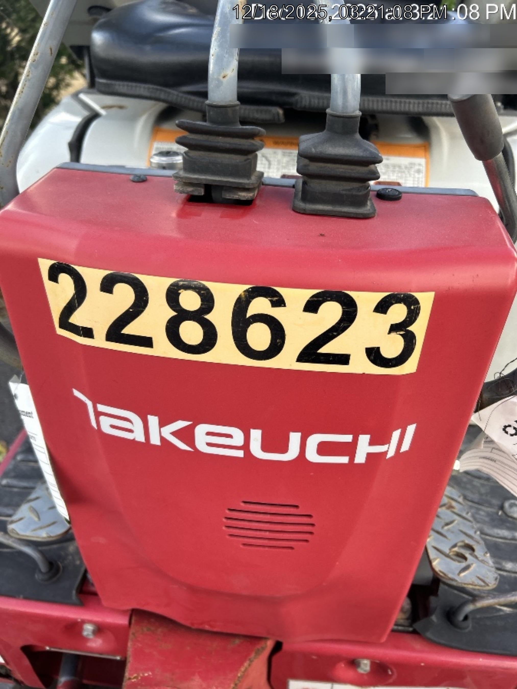 2022 TAKEUCHI TB210R