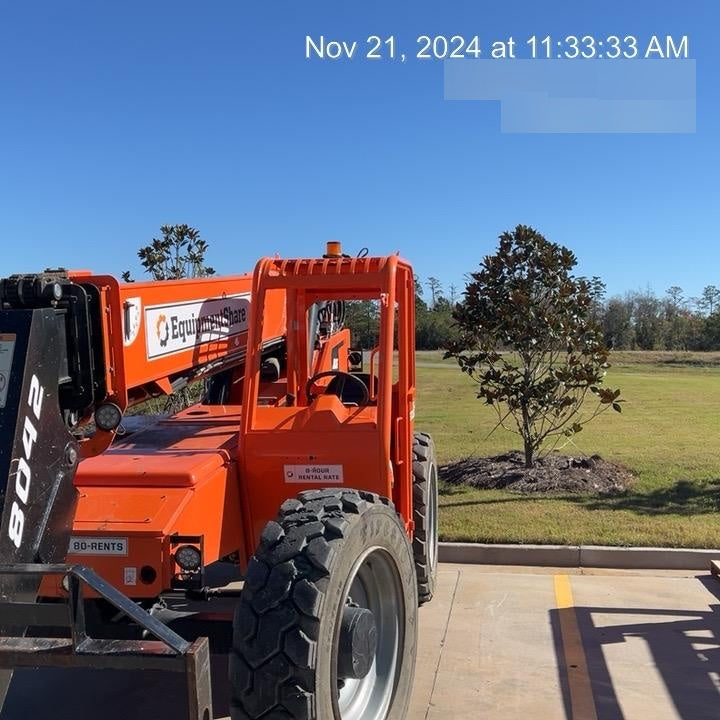 2022 SKYTRAK 8042