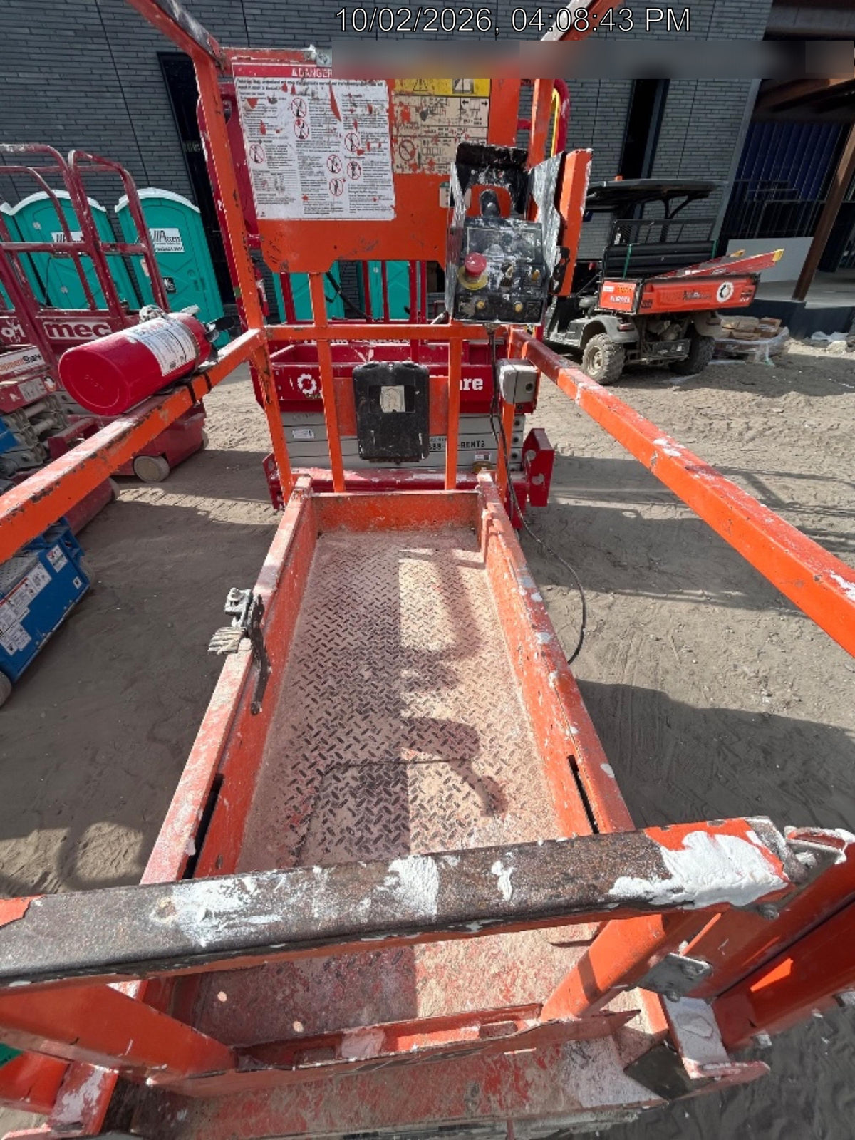 2022 JLG ES1330L