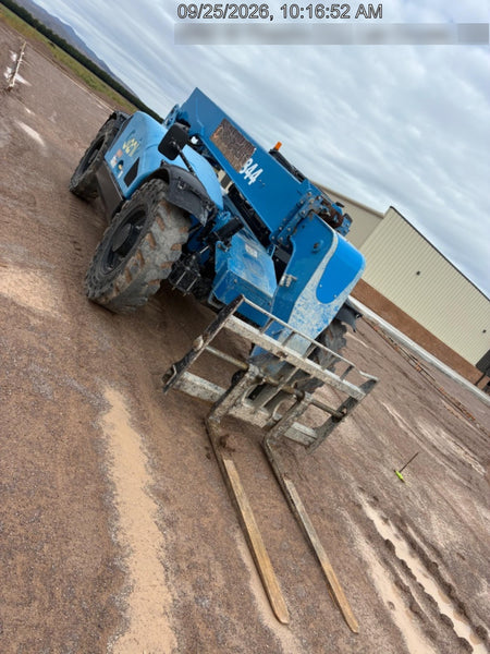 2018 Genie GTH-844 Genie GTH-844 w/ROPS, Work Lights, Solid Tires, RH Cab Mesh, Beacon, 60" Carriage and Forks