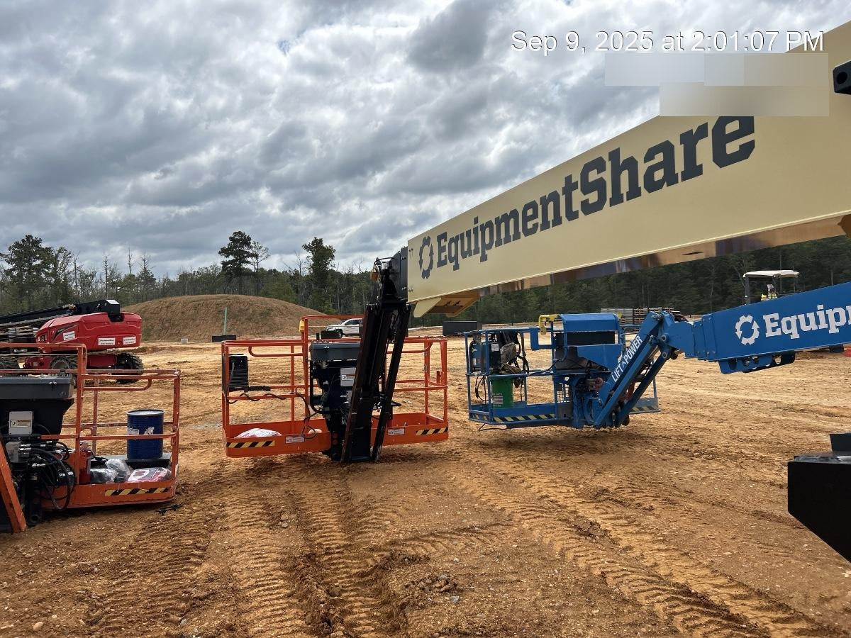 2025 JLG 660SJ