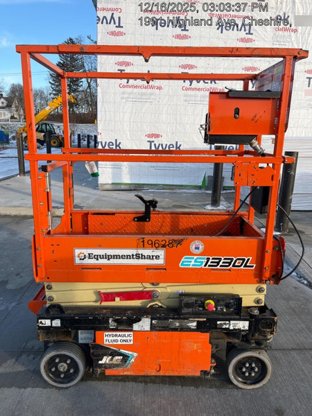 2021 JLG ES1330L