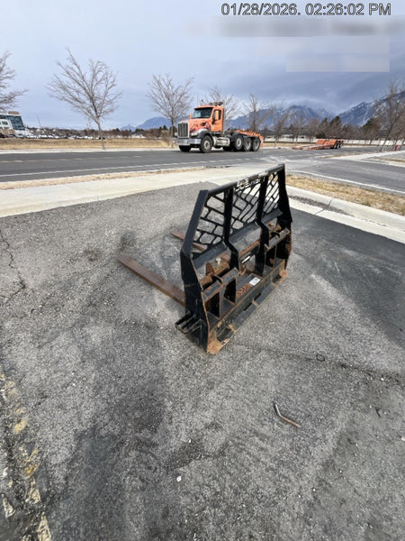 2018 ARROW MATERIAL HANDLING 48" Pallet Forks - Arrow