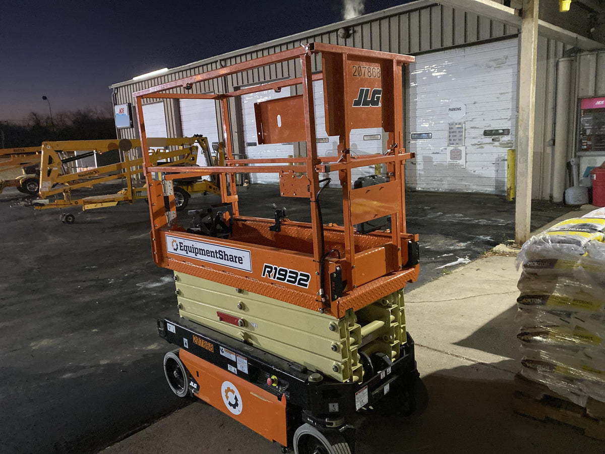 2022 JLG R1932