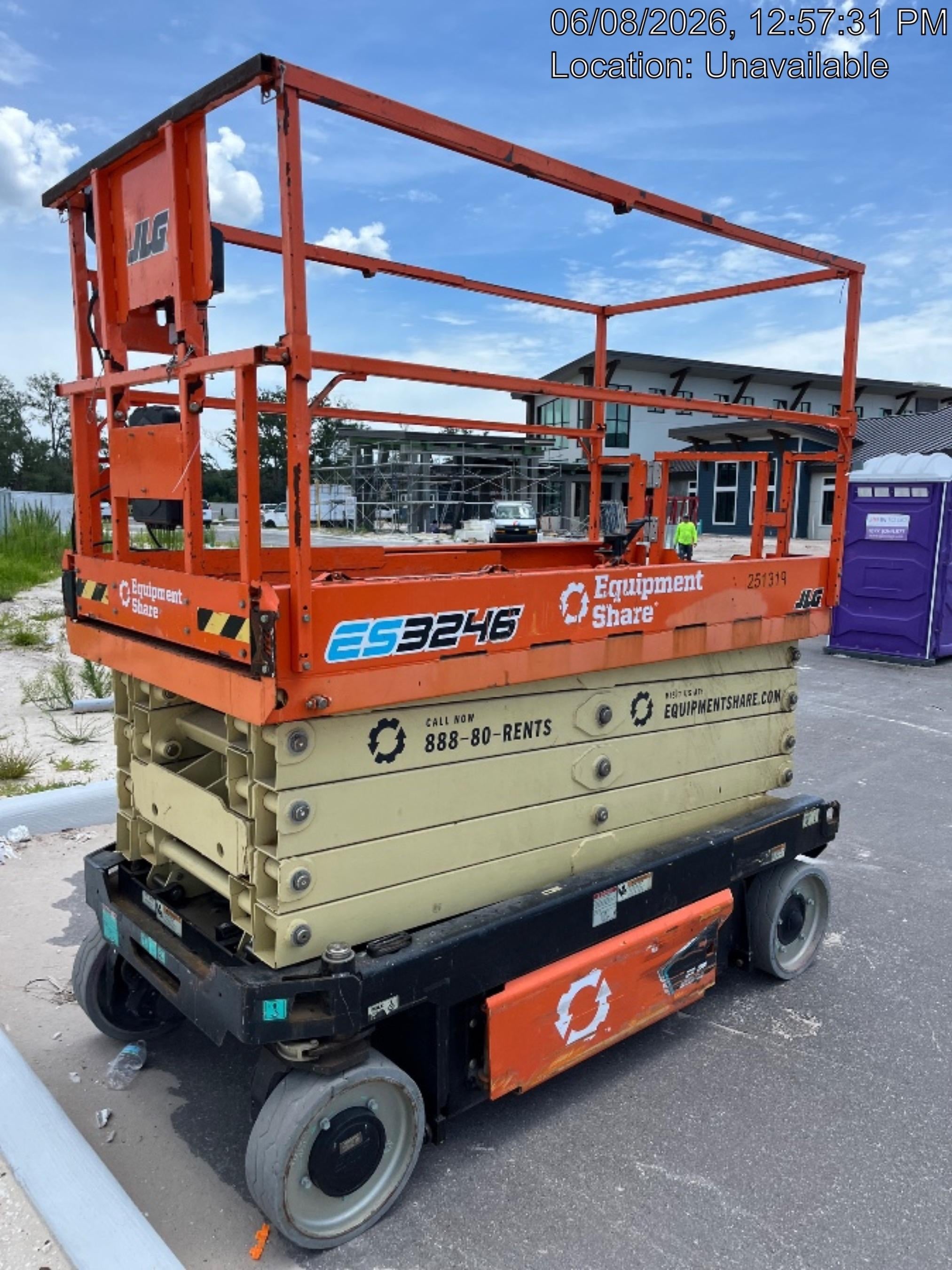 2022 JLG ES3246