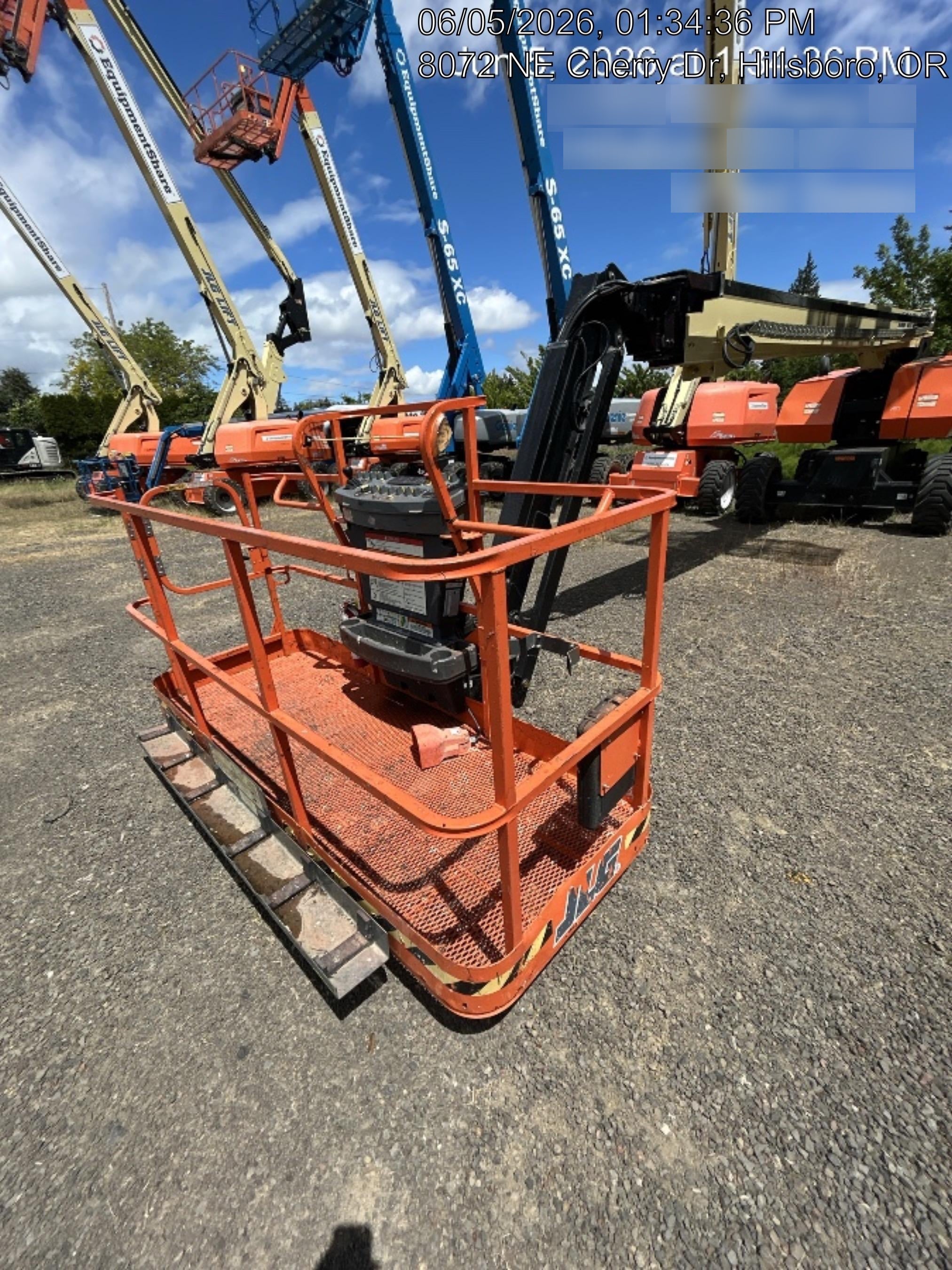 2023 JLG 860SJ