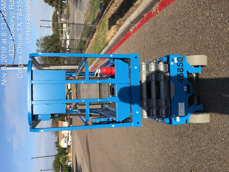 2019 Genie GS-1930 Fixed rails with chain Entry