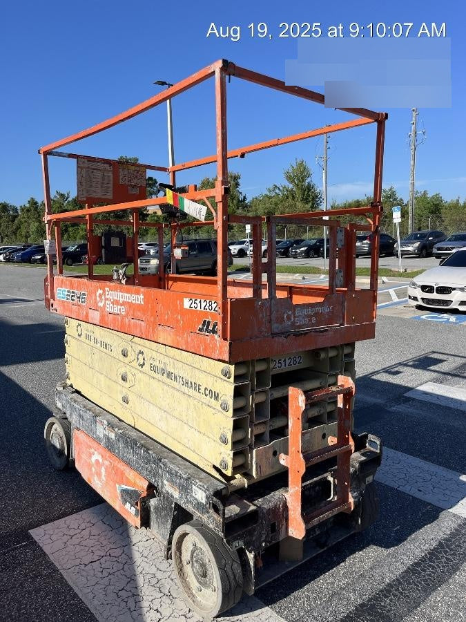 2022 JLG ES3246