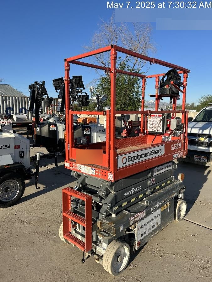 2021 SKYJACK SJ3219