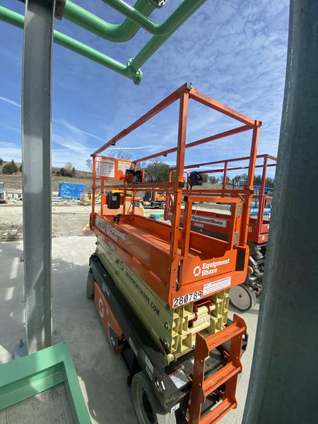 2022 JLG ES2632