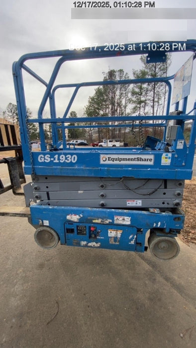 2019 Genie GS-1930 Fixed rails with chain Entry