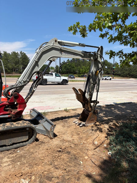 2023 TAKEUCHI TB250-2CR