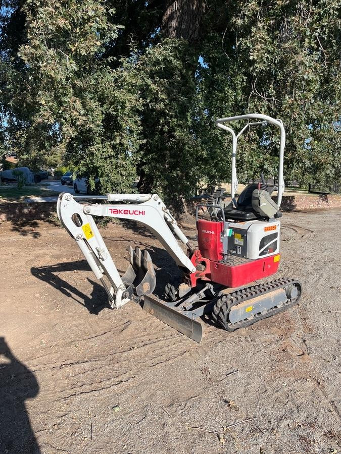 2023 TAKEUCHI TB210R
