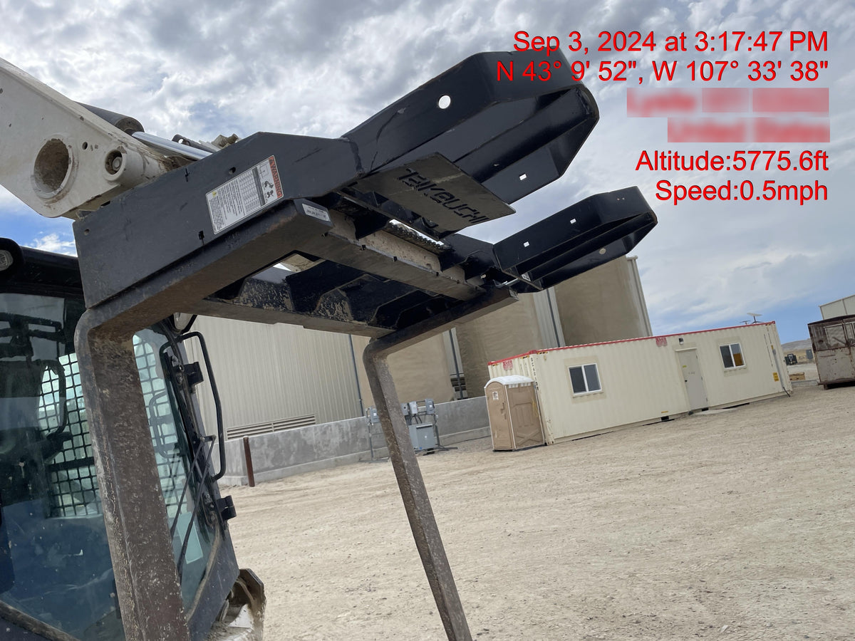 2022 TAKEUCHI 48" Pallet Forks - Takeuchi