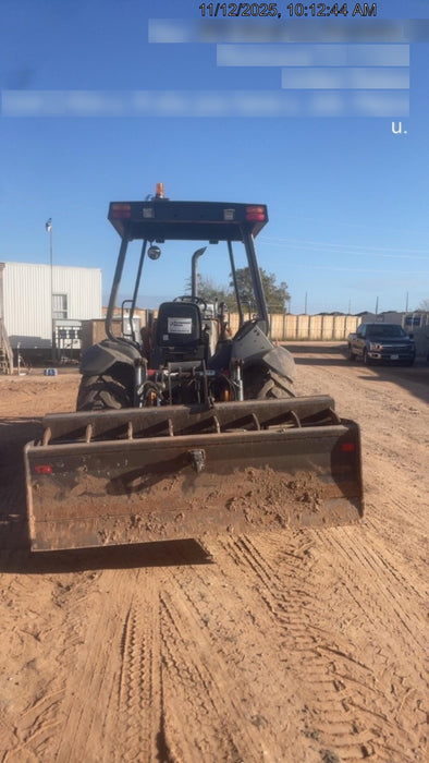 2019 Case 570N EP Canopy, 4WD, GP Front Bucket, Dual Tilt Cylinder, 84" Box Blade w/ Scarifier, Wheel Weights, Beacon