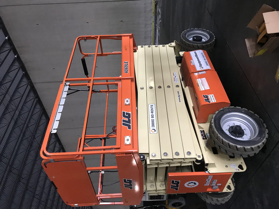 2019 JLG 4069LE