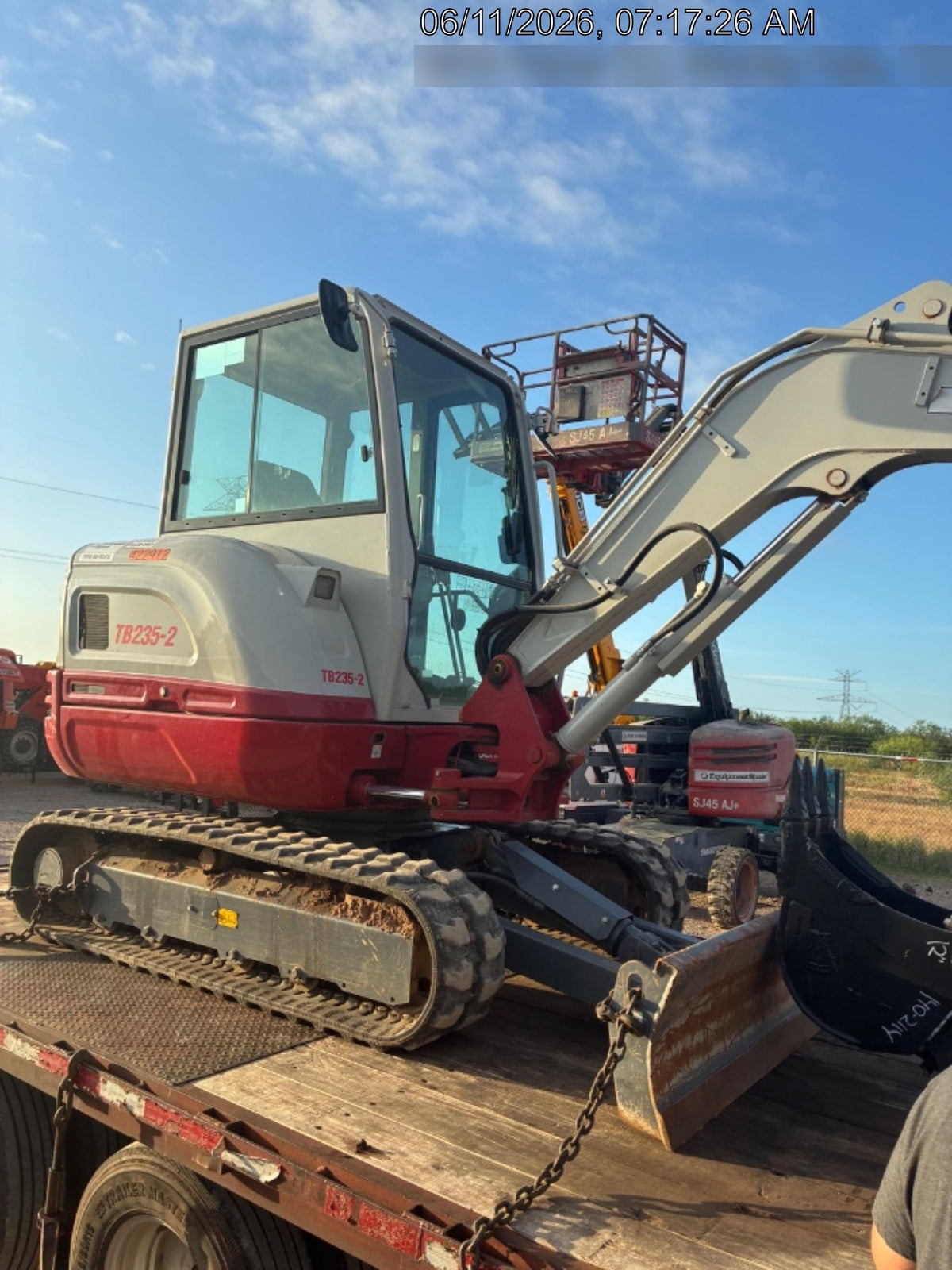 2024 TAKEUCHI TB235-2CR