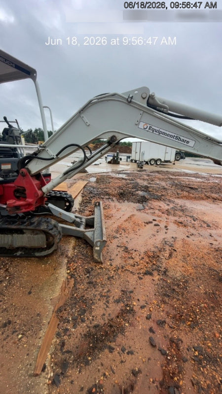 2022 TAKEUCHI TB235-2R