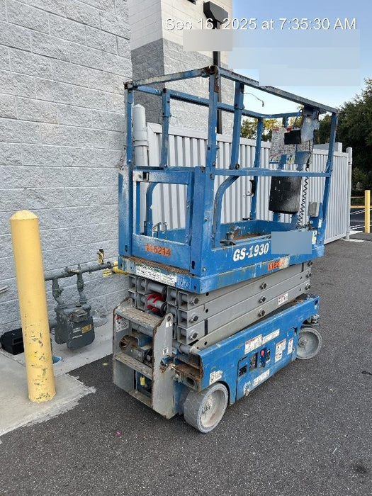 2020 Genie GS-1930 Solid Non Marking Tires, Beacon, Folding rails with half height swing gate