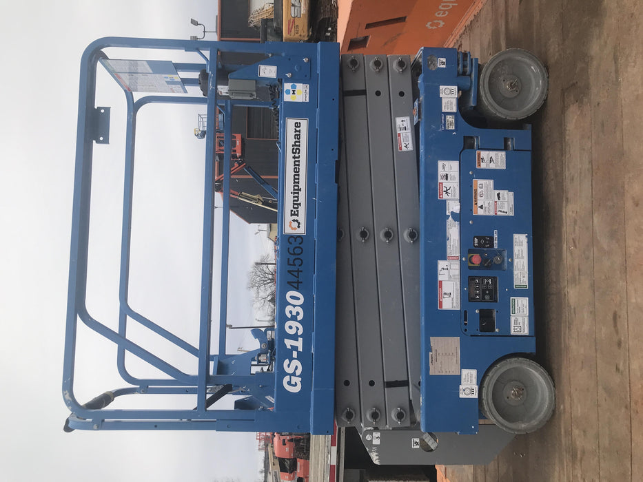 2019 Genie GS-1930 Fixed rails with chain Entry