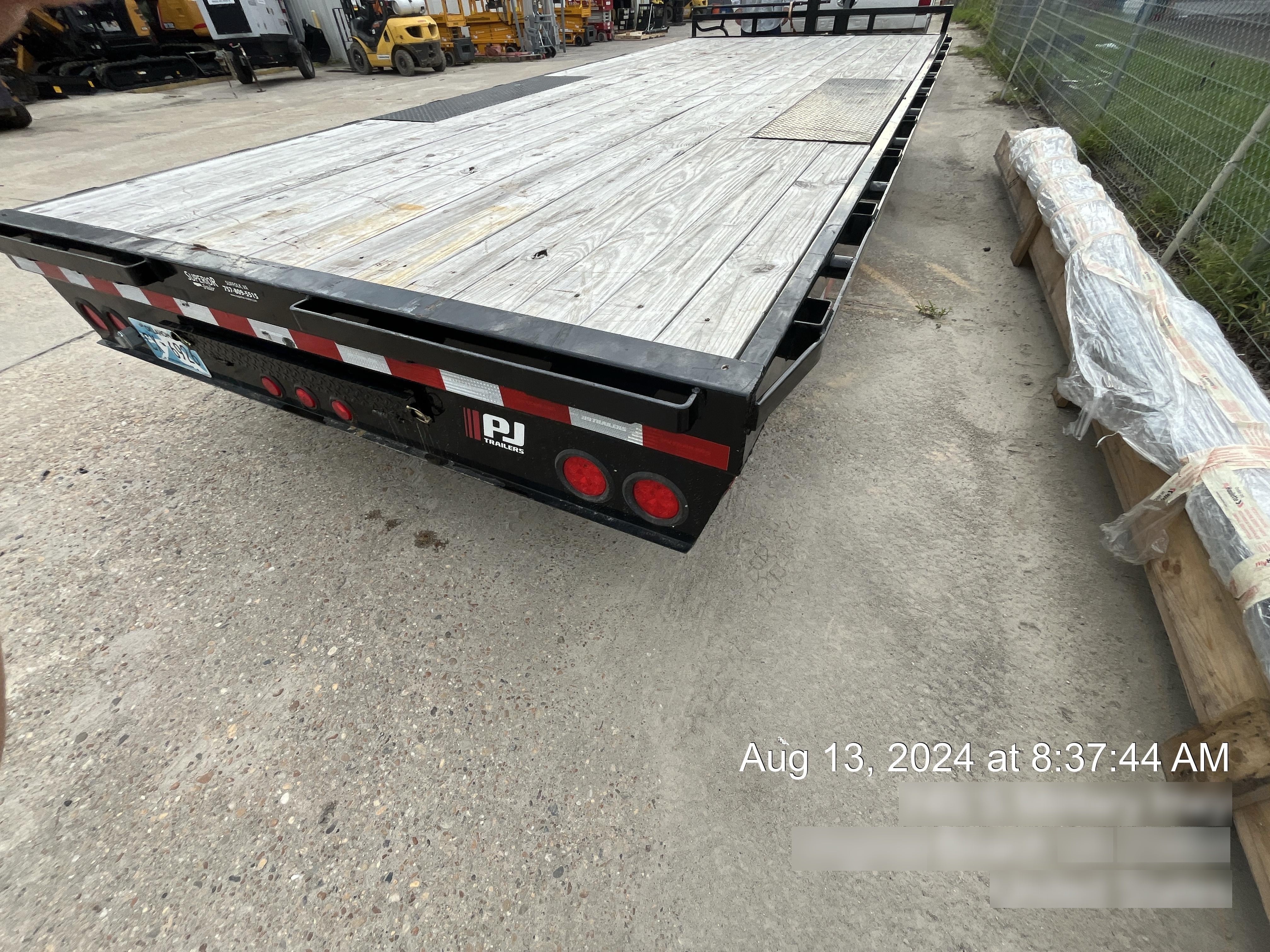 2023 PJ TRAILERS F8