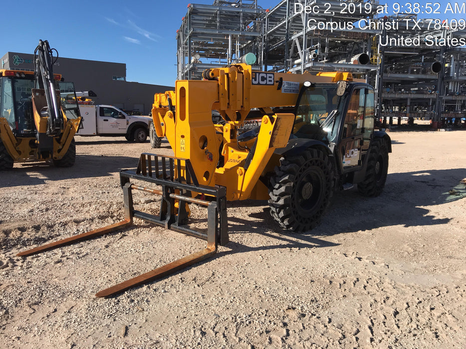 2018 JCB 510-56 JCB 510-56 Telehandler 74 HP w/CAB/HVAC, Beacon, Worklights, Aux Hydraulics, Solid Tires, 60" Carriage/Forks