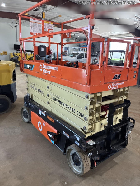 2025 JLG ES3246