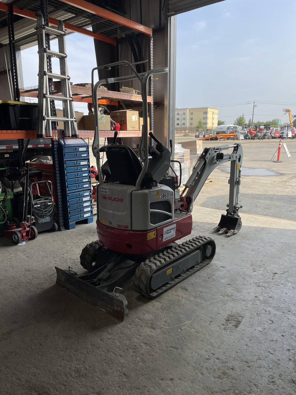 2023 TAKEUCHI TB210R