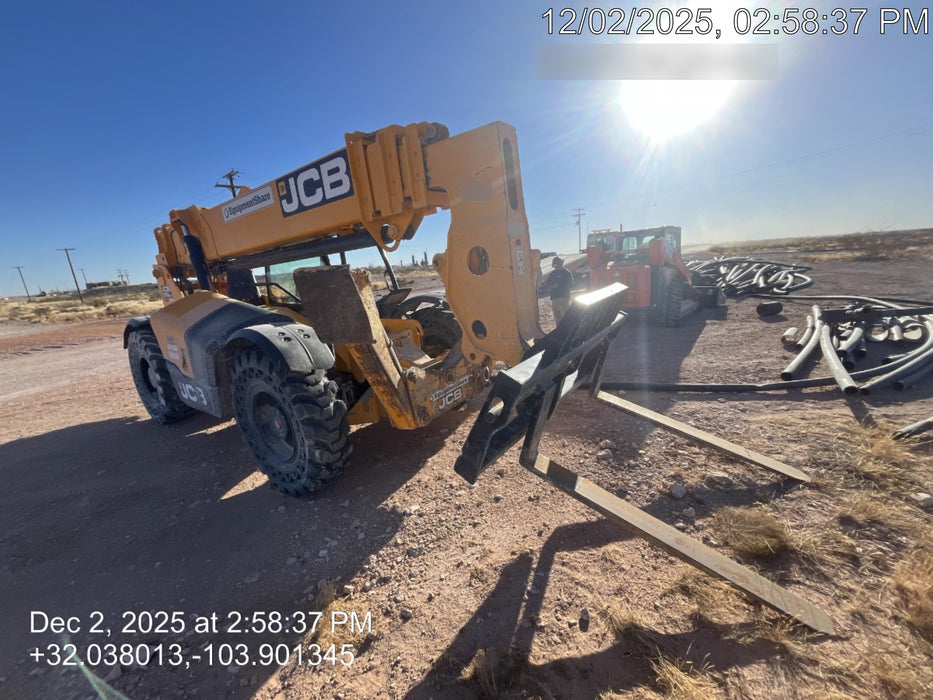 2020 JCB 512-56 Canopy, 74 HP, Solid Tires, STD Worklight, Beacon, Aux Hydraulics, Lifting Eye, Backup Alarm w/66" Carriage, 60" Forks