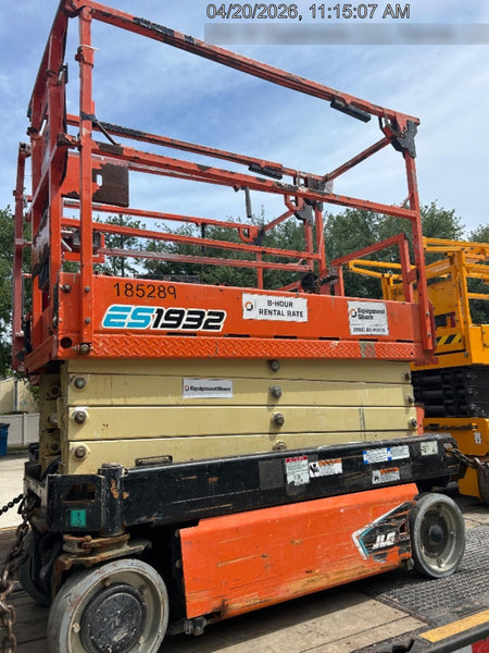2021 JLG ES1932