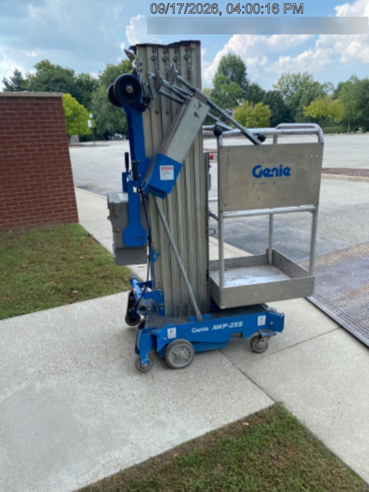 2018 GENIE AWP-25S
