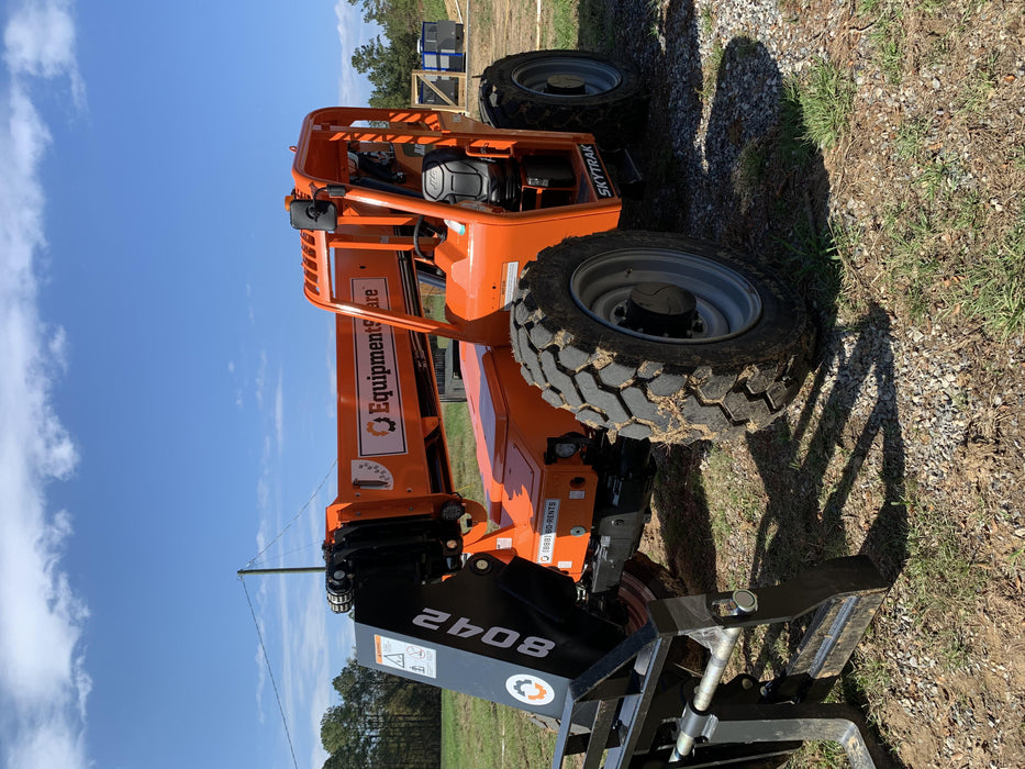 2020 Skytrak 8042 74 Hp, FF Tires, Work Lights, Beacon, Aux Hydraulics, Back up Alarm, Lifting Eye, ES Decals
