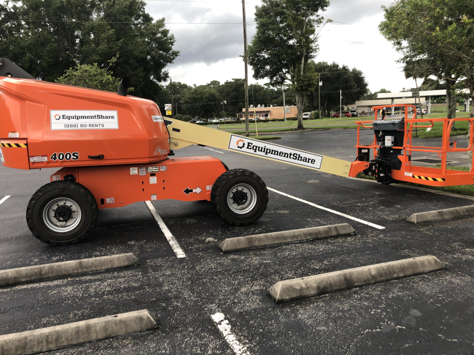 2020 JLG 400S