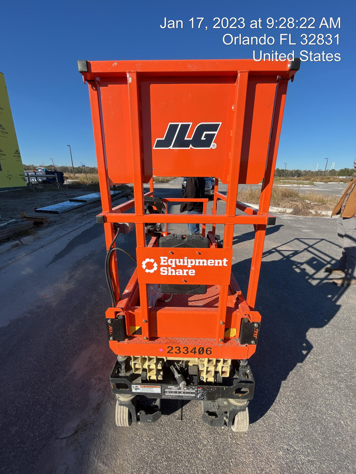 2022 JLG ES1330L