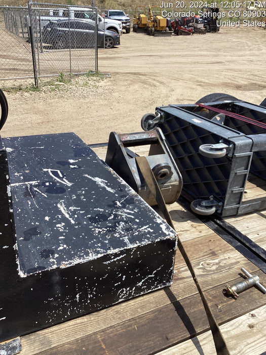 2020 DOOSAN 24" Bucket-Doosan