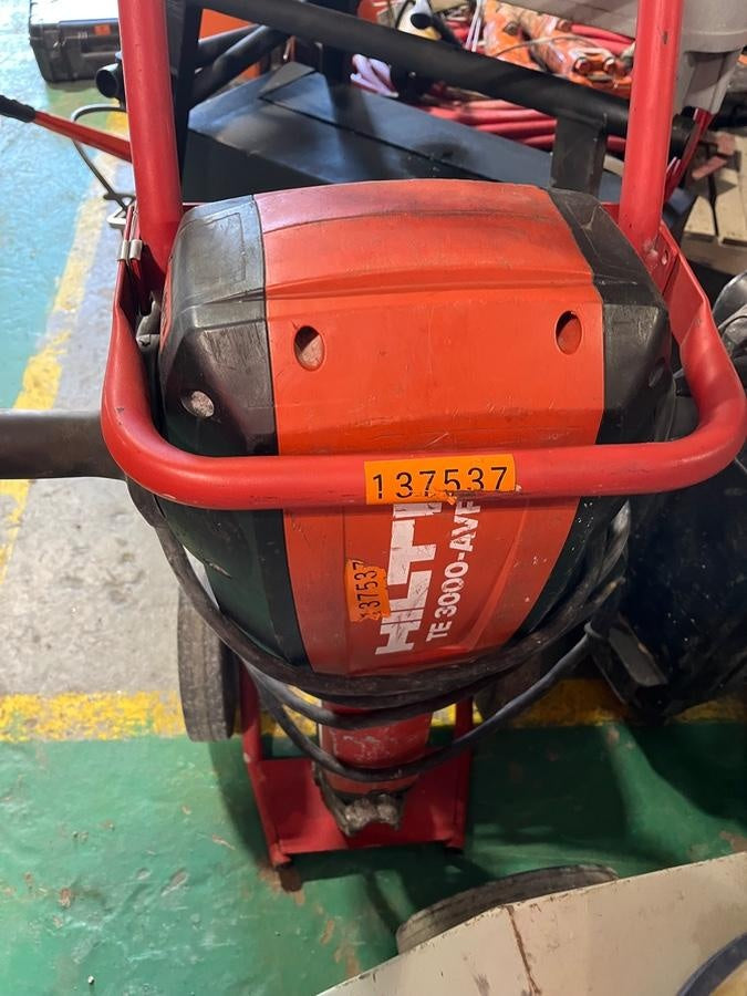2021 HILTI TE 3000-AVR