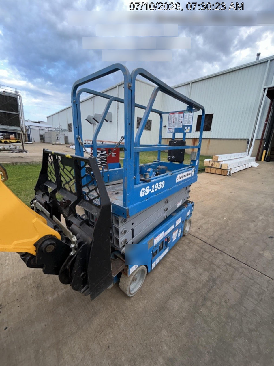 2019 Genie GS-1930 Fixed rails with chain Entry