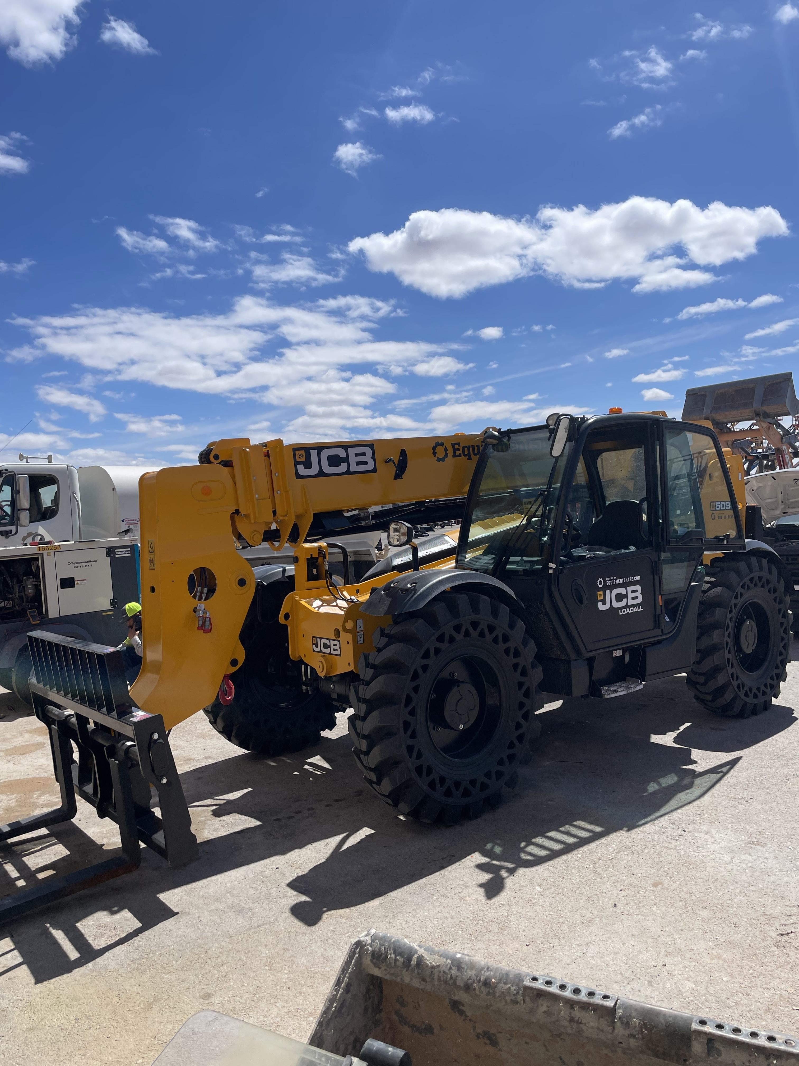 2024 JCB 509-42